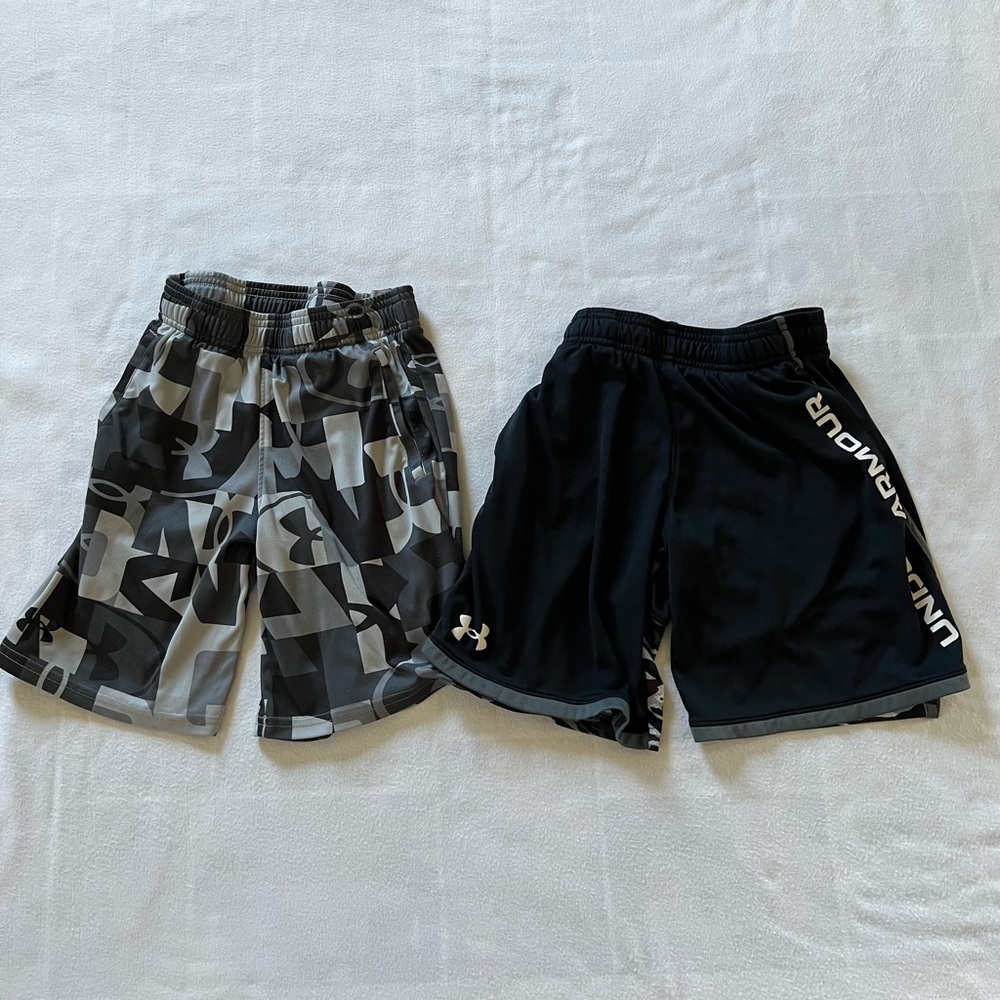 Boys Under Armour Boys Black & Gray Athletic Shorts Set